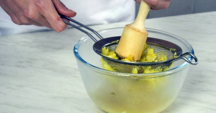 Рецепт Картофельный суп-пюре с креветками  шаг-4