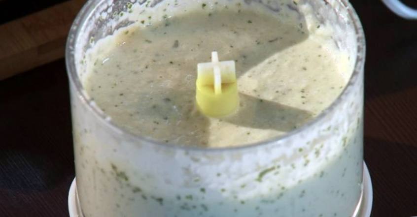 Рецепт Крем-суп с чипсами из сельдерея шаг-6