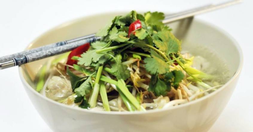 Рецепт Куай Тиеу. Тайский суп с лапшой и вонтонами шаг-6
