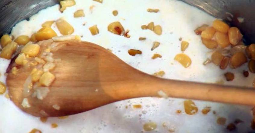 Рецепт Кукурузный суп с креветками и картофельными чипсами  шаг-4
