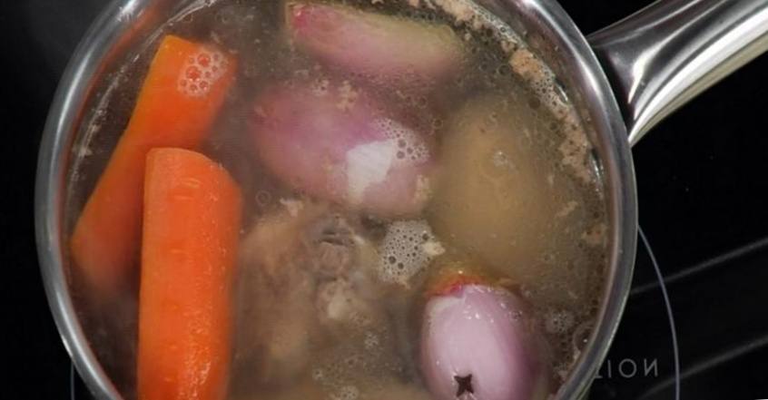 Рецепт Луковый суп с курицей  шаг-2