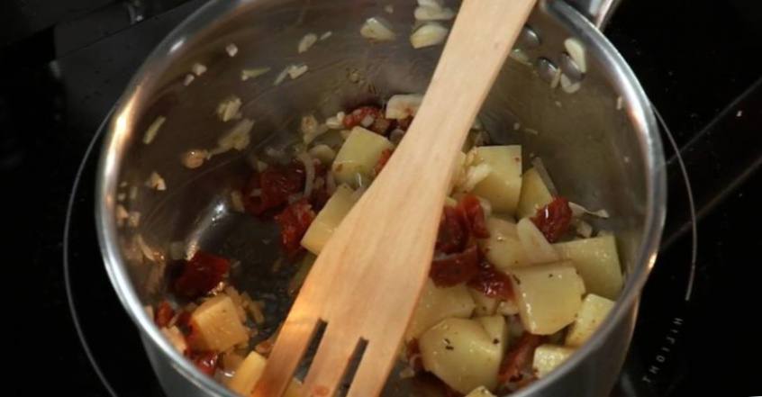Рецепт Минестроне с грибами и колбасками чорисо  шаг-2