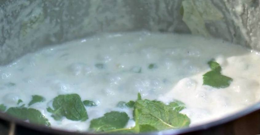 Рецепт Мятный крем-суп из горошка и кукурузы шаг-5
