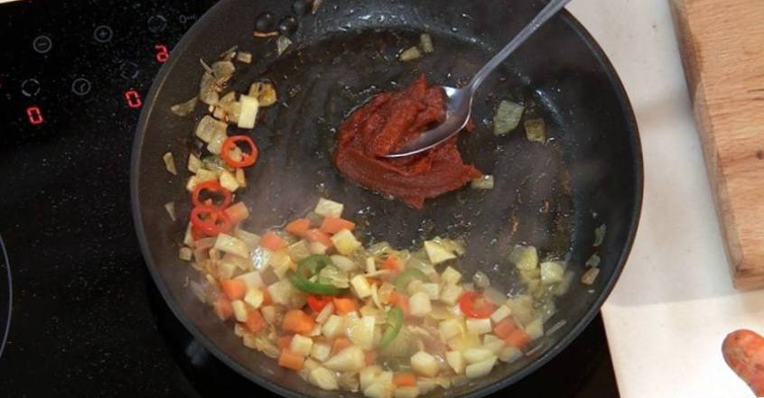 Рецепт Разноцветный суп с пангасиусом и тилапией шаг-5