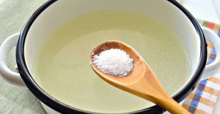 Рецепт Сырный крем-суп с курицей шаг-1