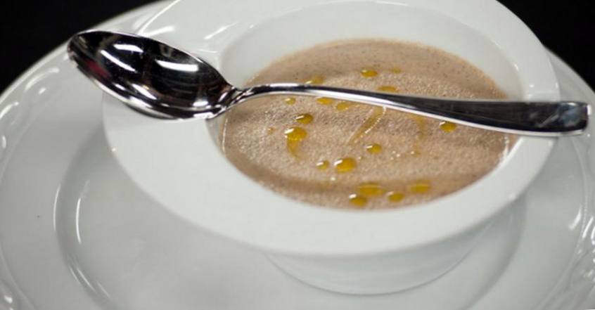 Рецепт Суп-крем из свежих грибов шаг-1