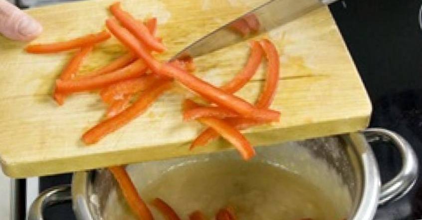 Рецепт Суп-пюре из риса, лука и помидоров  шаг-2