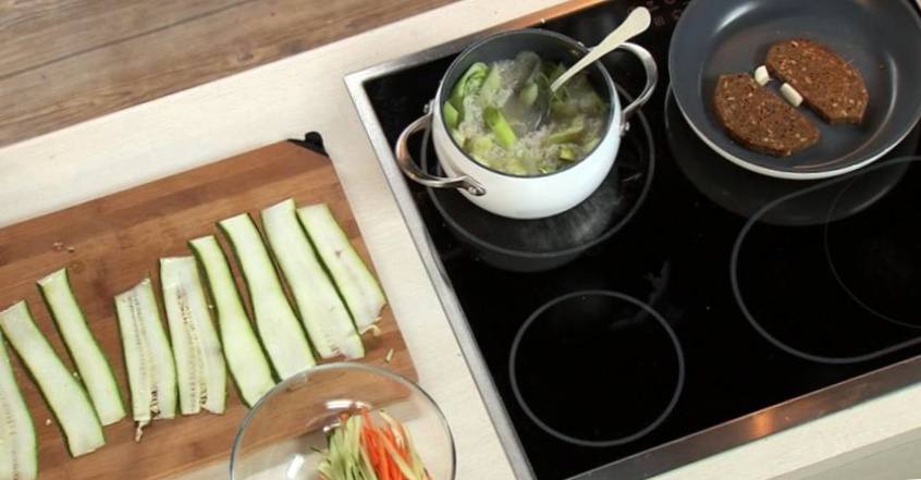 Рецепт Суп-пюре из риса и овощные роллы шаг-3