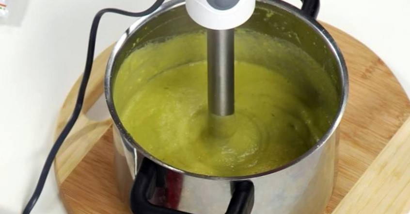 Рецепт Суп из авокадо с конкильони, фаршированными шпинатом  шаг-4