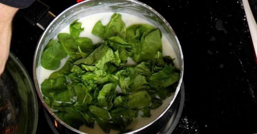 Рецепт Суп из голубого сыра с креветками шаг-3