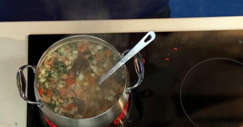 Рецепт Суп из камбалы с рисом и горохом шаг-3