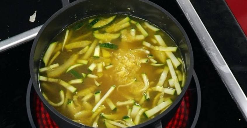 Рецепт Суп карри из тунца с кускусом и фенхелем  шаг-4
