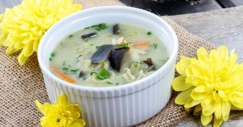 Рецепт Суп с курицей и кокосовым соусом шаг-1