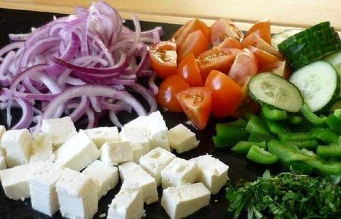 Рецепт Греческий салат классический шаг-1