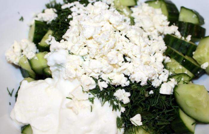 Рецепт Греческий салат с огурцом  шаг-4