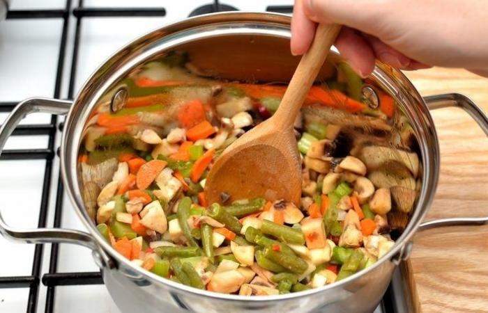 Рецепт Овощной суп с перловой крупой  шаг-2