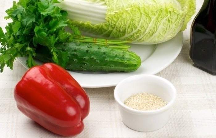 Рецепт Салат из пекинской капусты с овощами шаг-1