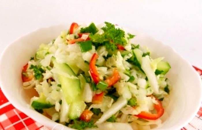 Рецепт Салат из пекинской капусты с овощами шаг-7