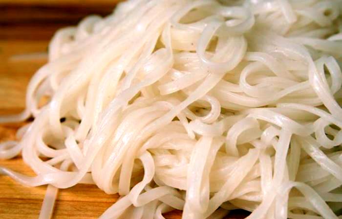 Рецепт Салат с рисовой лапшой и овощами  шаг-2