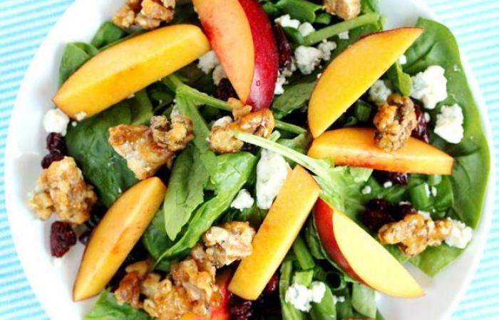Рецепт Салат со шпинатом и нектарином шаг-11