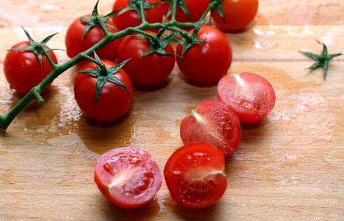 Рецепт Салат со шпинатом и помидорами черри  шаг-2