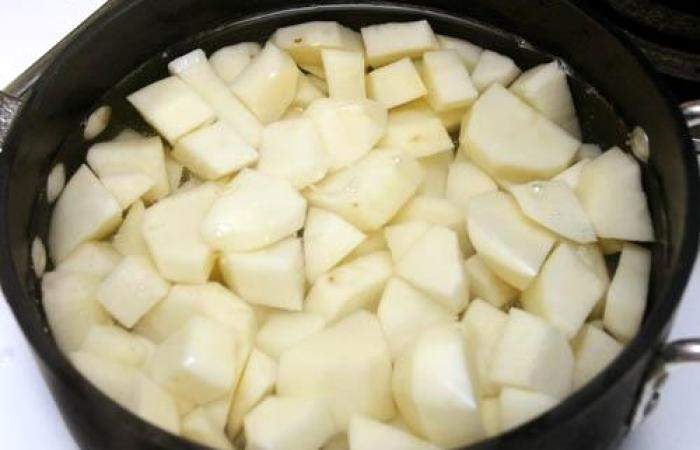 Рецепт Суп из молока с картофелем  шаг-2