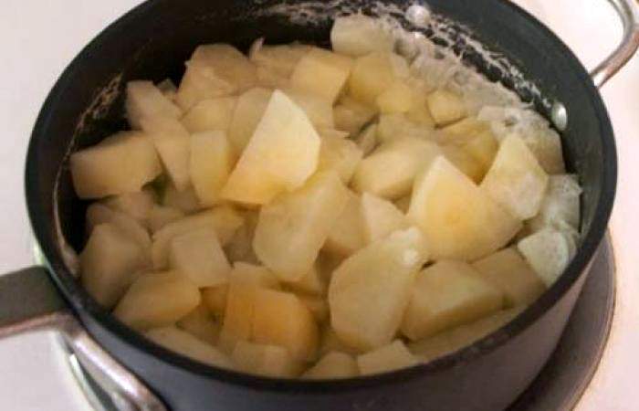 Рецепт Суп из молока с картофелем  шаг-4