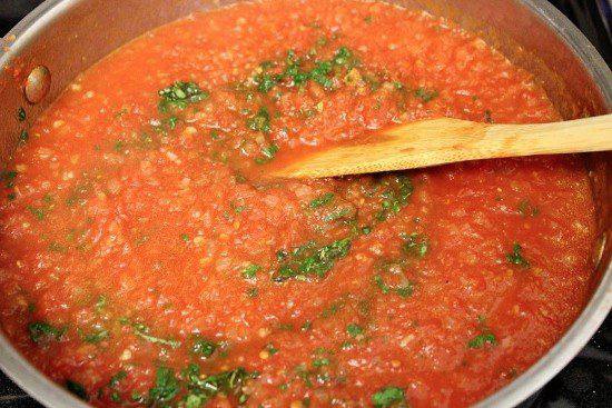 Рецепт Кальцоне с ветчиной и сыром под соусом маринара шаг-3