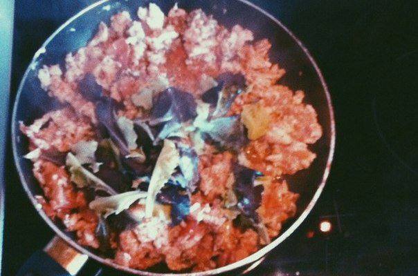 Рецепт Куриный пирог с томатами и базиликом  шаг-2