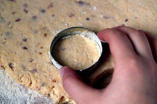 Рецепт Печенье с беконом и сыром шаг-7