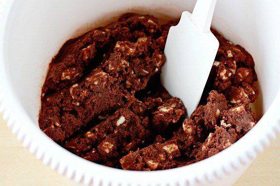 Рецепт Печенье с орехами и белым шоколадом шаг-6