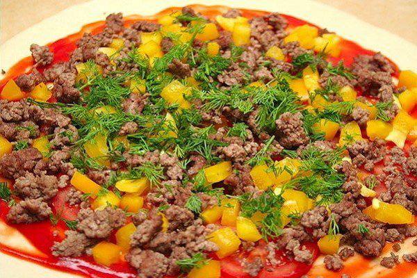 Рецепт Пицца с фаршем и томатами шаг-6