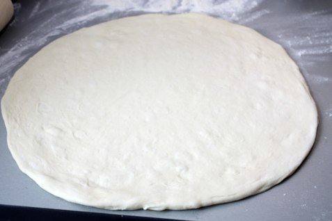 Рецепт Пицца с грибами и козьим сыром  шаг-4