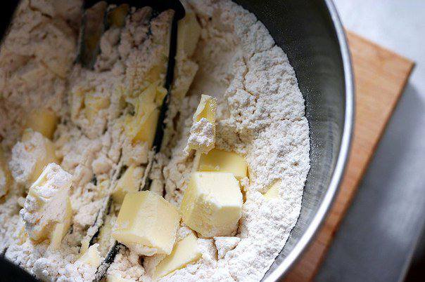 Рецепт Пирог с начинкой из тыквы и лука шаг-1