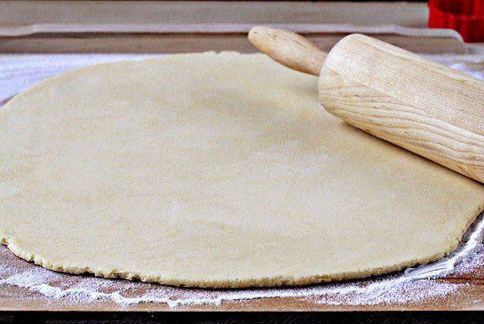 Рецепт Пирожок с яблоком на палочке шаг-3