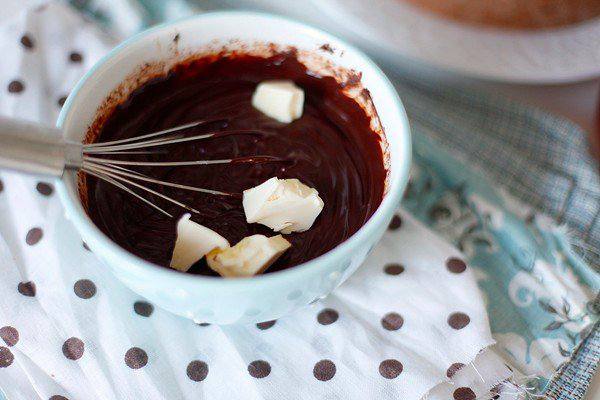 Рецепт Шоколадный пирог с черносливом шаг-6
