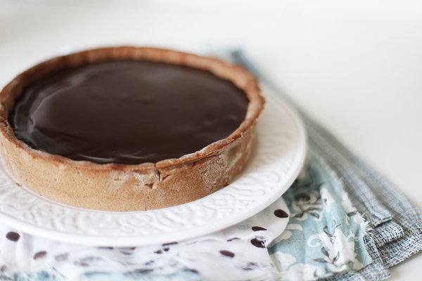 Рецепт Шоколадный пирог с черносливом шаг-7