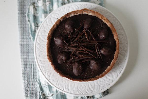 Рецепт Шоколадный пирог с черносливом шаг-8