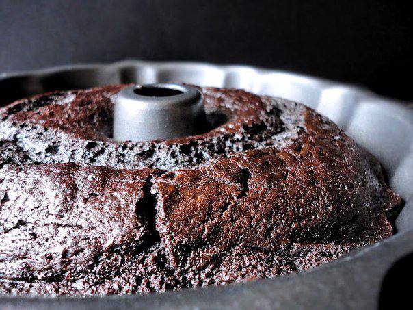 Рецепт Темный шоколадный пирог из крепкого пива шаг-5