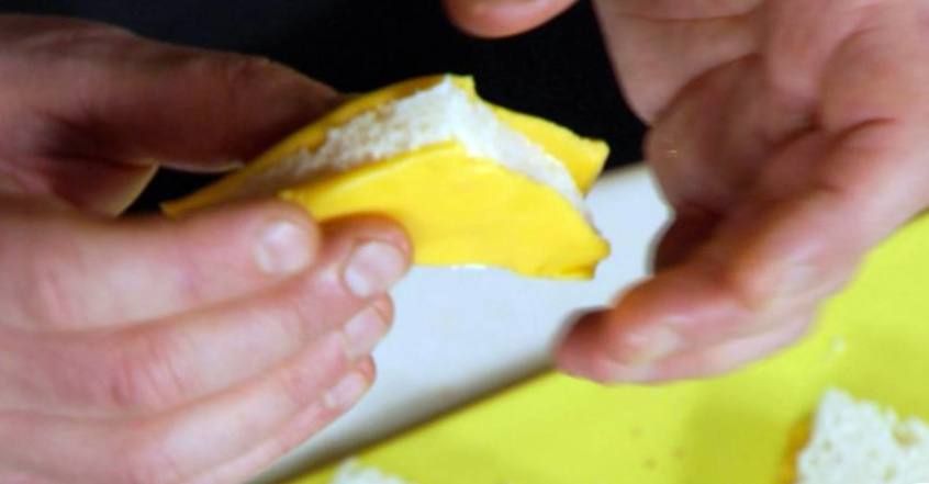 Рецепт Хлебный пудинг с сыром шаг-1