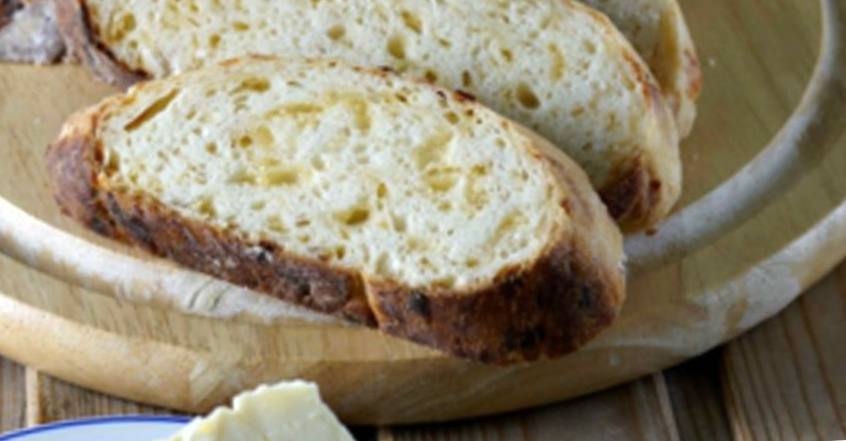 Рецепт Луковый хлеб с сыром шаг-1