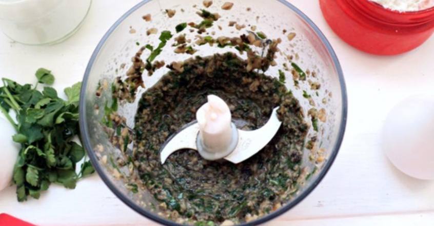 Рецепт Мини-блины со шпинатом и грибами шаг-3