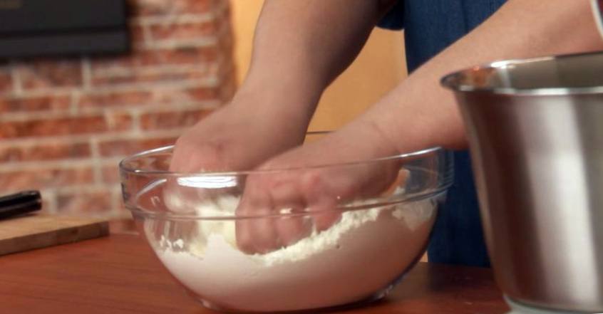 Рецепт Открытый пирог с луком-пореем шаг-1