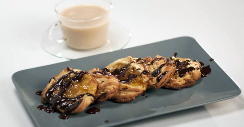Рецепт Песочное печенье с шоколадным чили соусом шаг-5