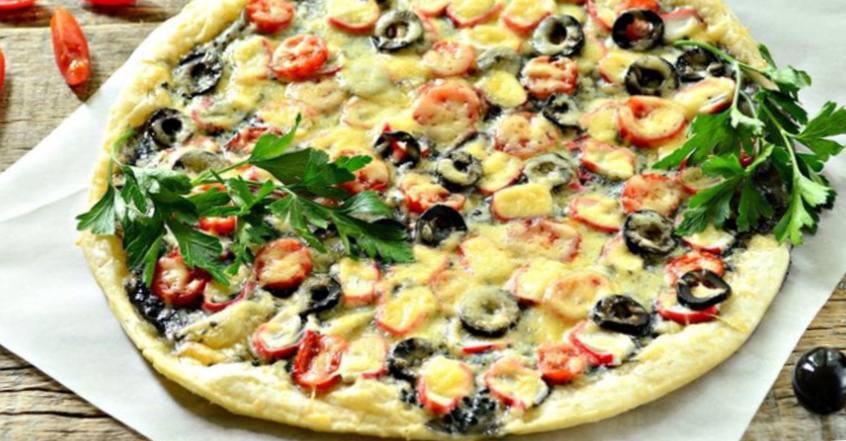Рецепт Пицца с чёрной икрой, черри и маслинами шаг-3