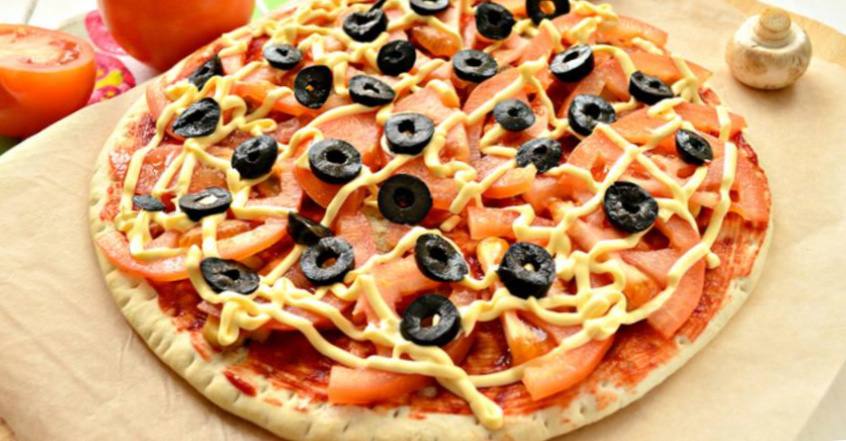 Рецепт Пицца с шампиньонами и маслинами  шаг-4