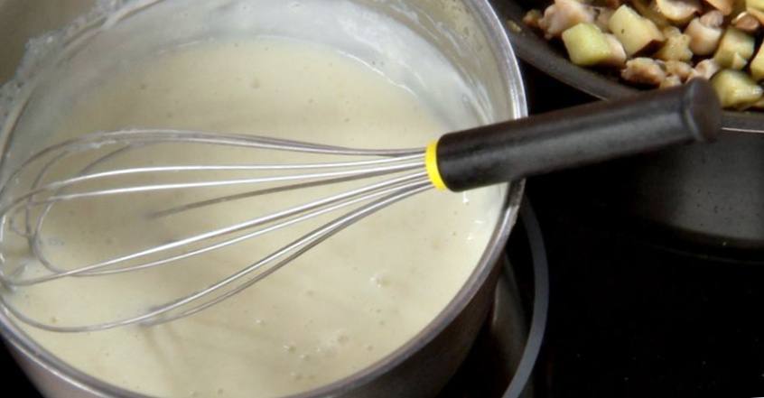 Рецепт Порционные пироги с курицей, баклажаном и грибами шаг-6