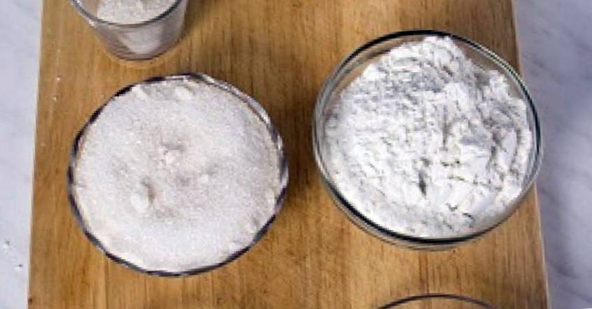 Рецепт Творожники с ванильным сахаром шаг-1