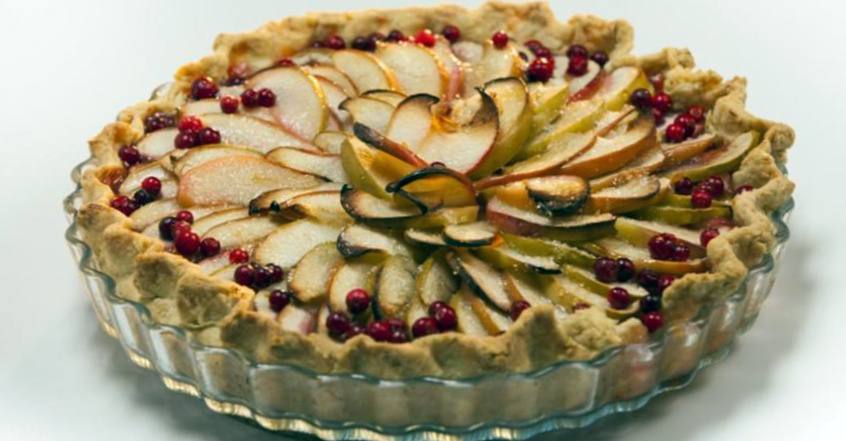 Рецепт Яблочный пирог с брусникой шаг-7