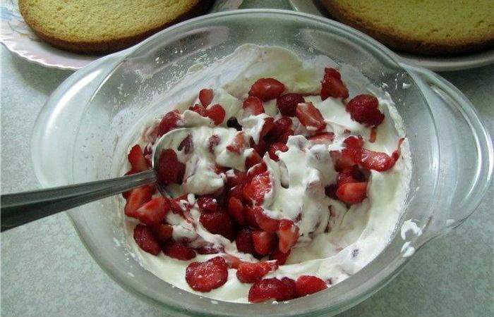 Рецепт Английский бисквит с ягодами шаг-5